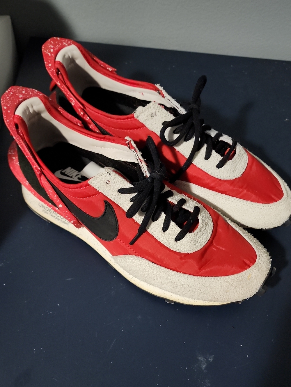 Nike Womenโs Red, White & Black Retro Runner Sneakers